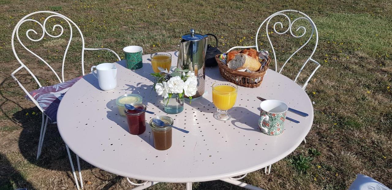 Bed and Breakfast La Boheme Charols Екстер'єр фото